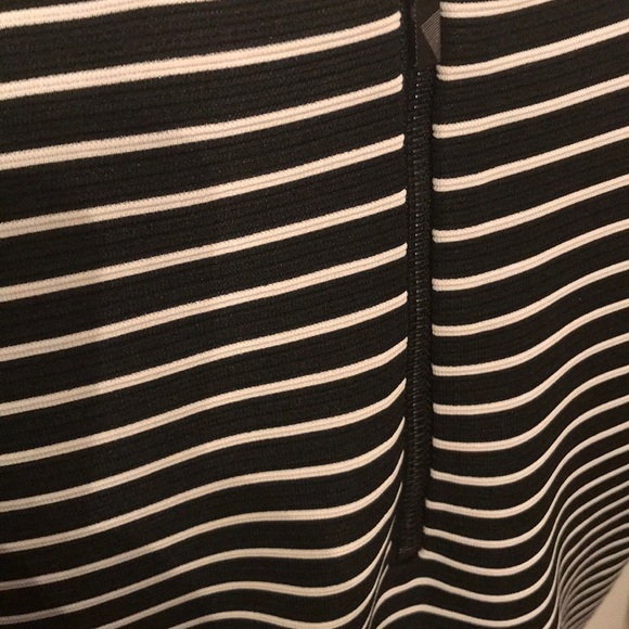 EUC Size M Black & White Striped Shirt B1 - Picture 4 of 5